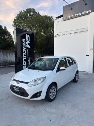 FORD FIESTA 1.6 ROCAM 8V FLEX 4P MANUAL FORD FIESTA 1.6 ROCAM 8V FLEX 4P MANUAL